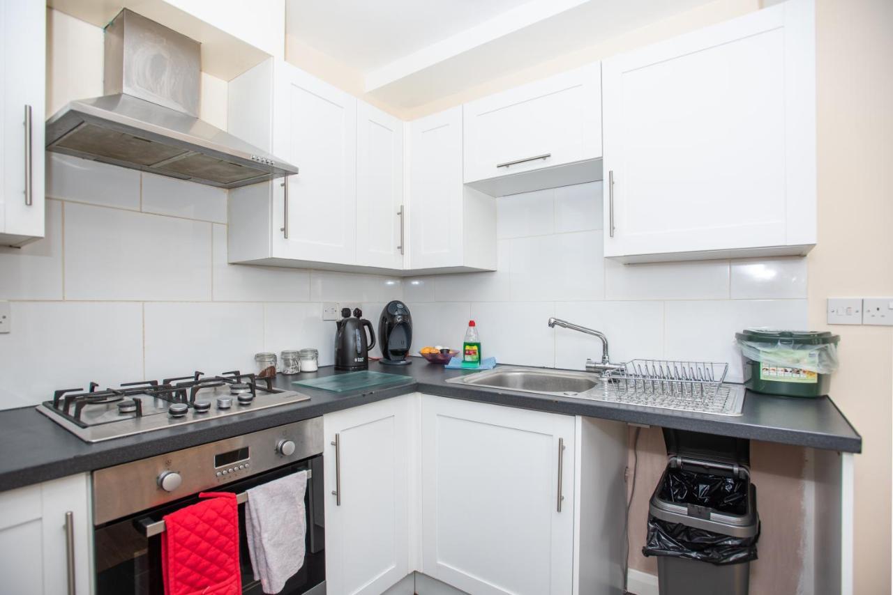 Cowley Spacious Flat With Parking, Oxford Bagian luar foto