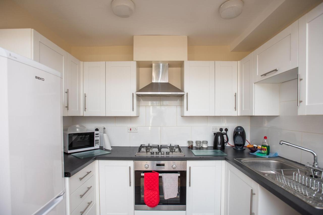 Cowley Spacious Flat With Parking, Oxford Bagian luar foto